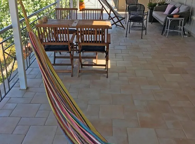 Corinthian Sun - Vacation *