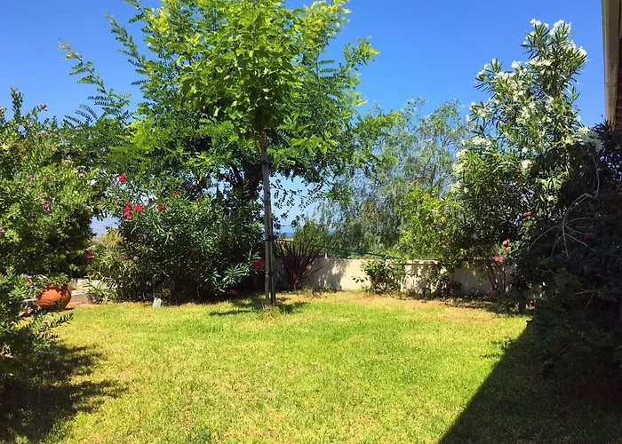 Corinthian Sun - Vacation * Korinth